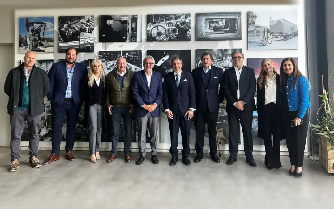 Julio Zamora visitó la casa matriz de Aspro